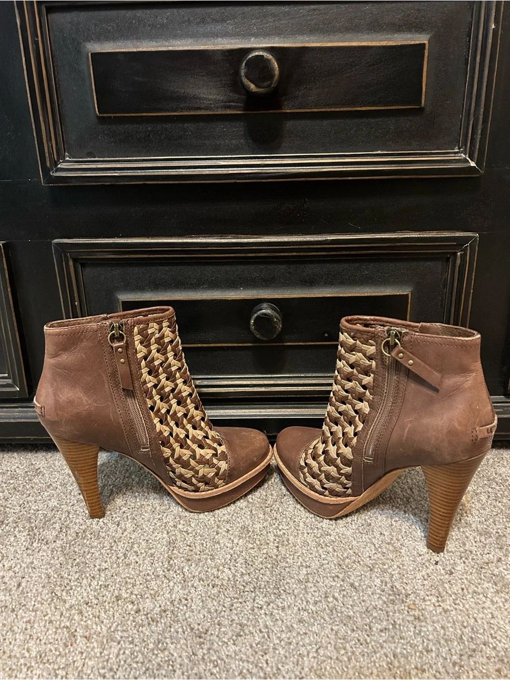 UGG Fatima Leather Ankle Boots